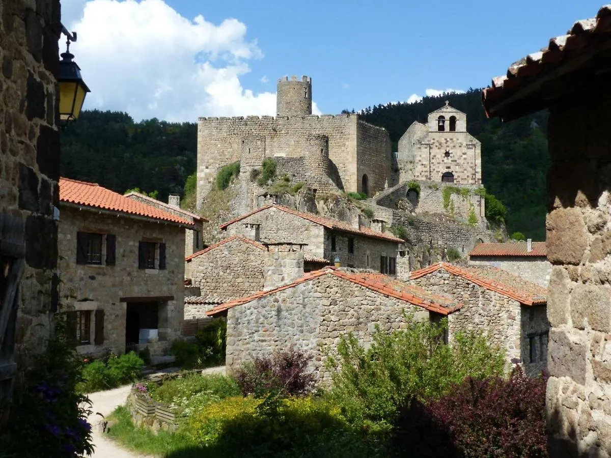 Holiday home Gite Au Calme Avec Terrasse, Bbq, Ping-Pong, Rando/Vtt, Proche St-Bonnet-Le-Chateau, Wifi Gratuit - Fr-1-496-122 Apinac